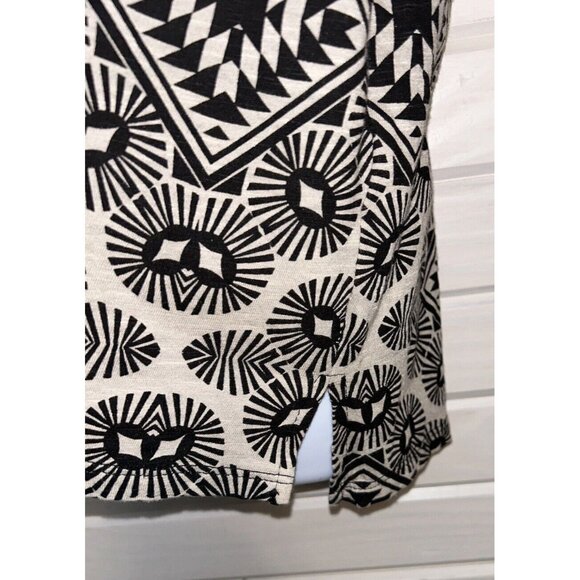 OLD NAVY Sz LARGE Boyfriend Fit Tee Top Khaki Black Tribal Aztec Print EUC - Picture 5 of 8